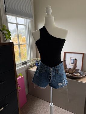 Maeve One-Shoulder Black Tank Top